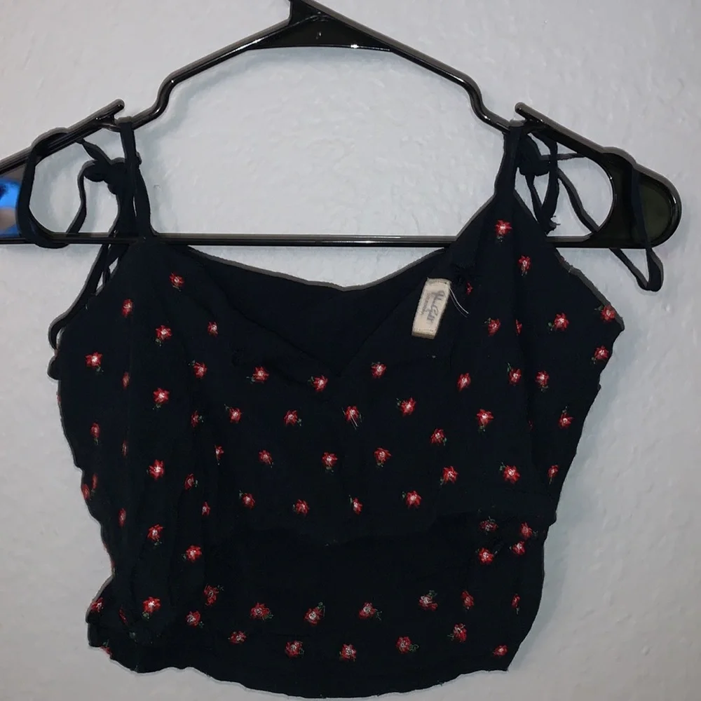 cropped tank top - Picture 2 of 4